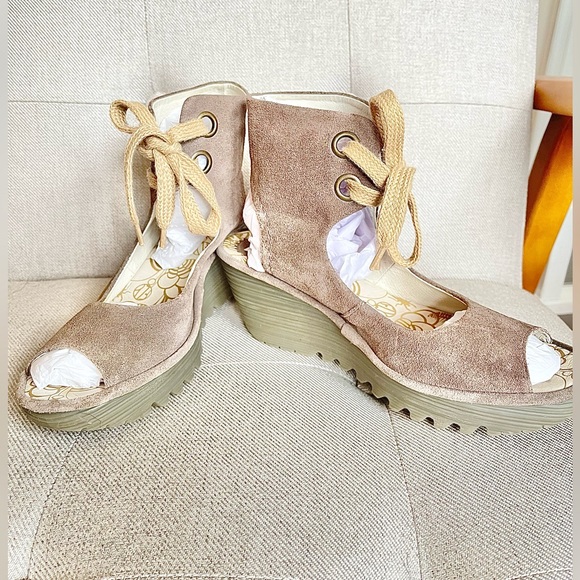 Fly London Shoes - Fly London Yaffa Wedge Sandal, Taupe, Size 39 (8).